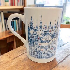 Kobenhavn Denmark / COPENHAGEN DENMARK collectors Porcelain Coffee/Tea Mug 4”